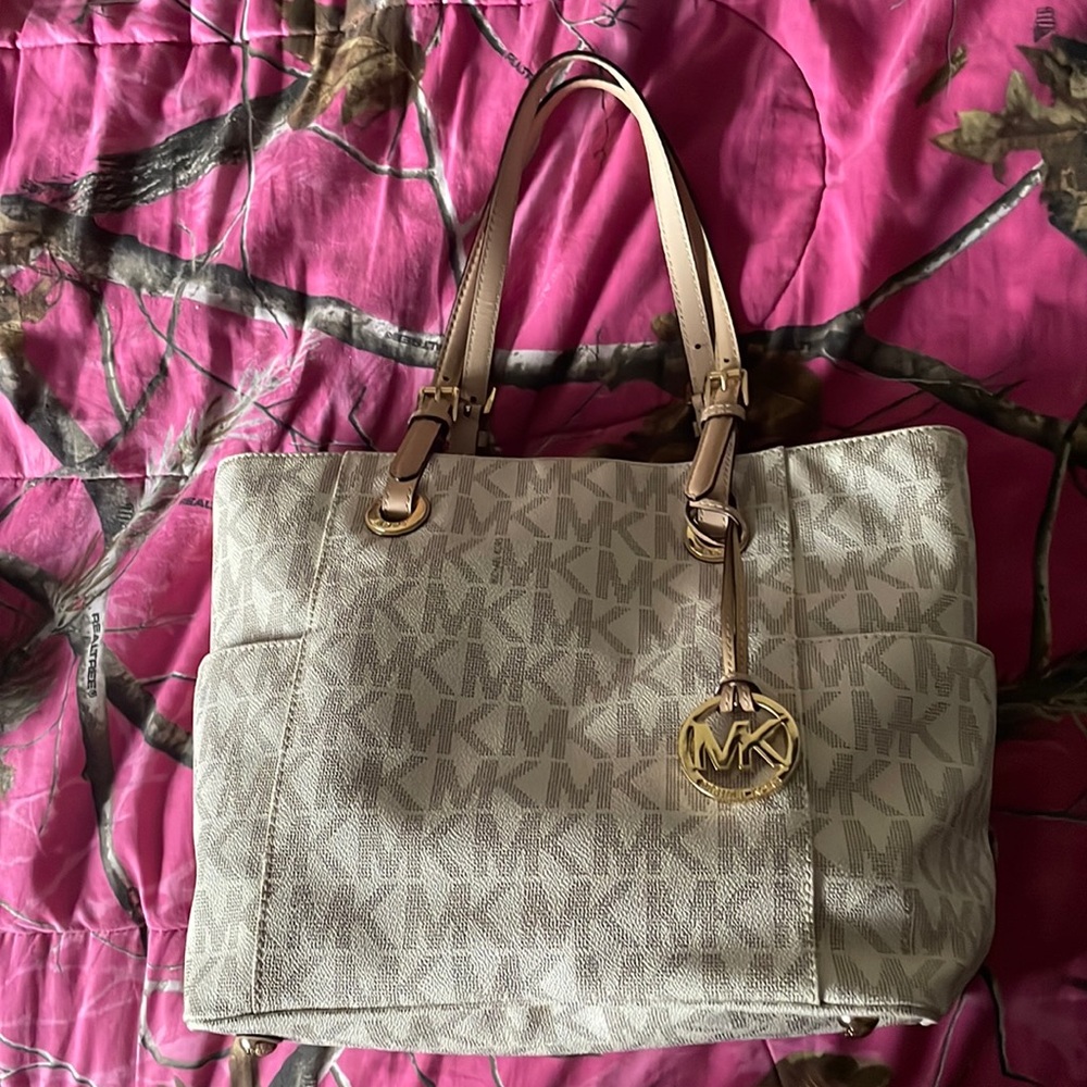 Michael kors purse